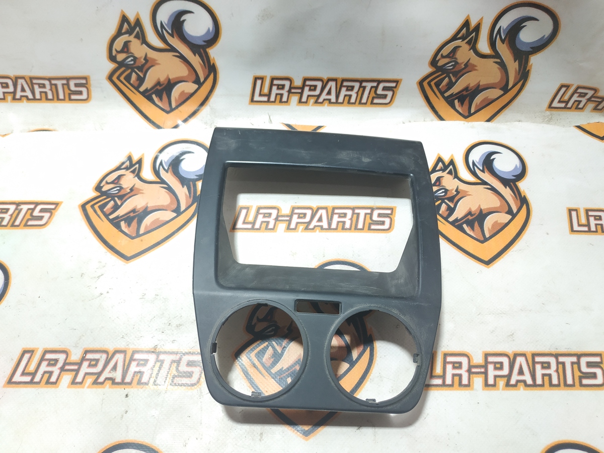 FJV500242PVJ The cover of the central panel of the RANGE ROVER SPORT L320 2005-2009 Used